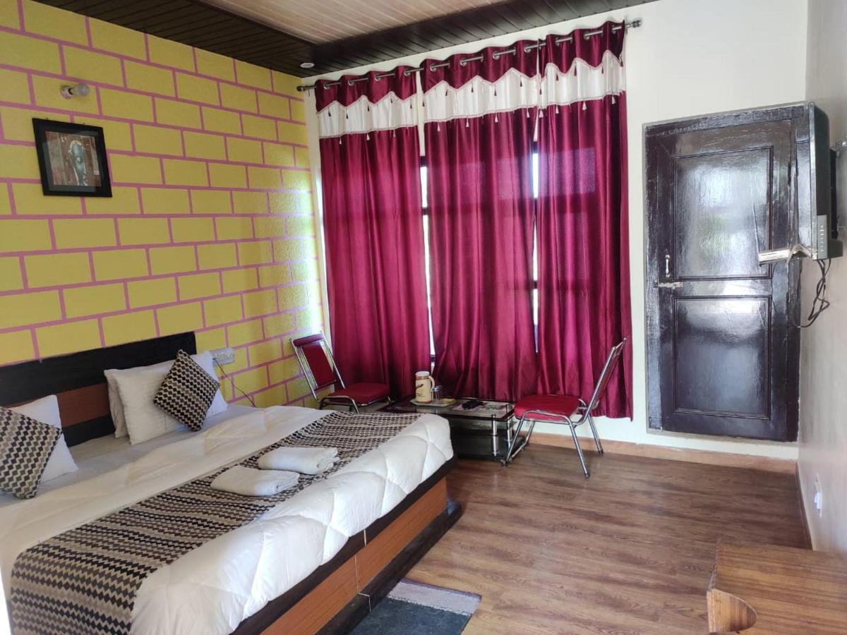 Hotel Deepraj, Kausani Exterior photo