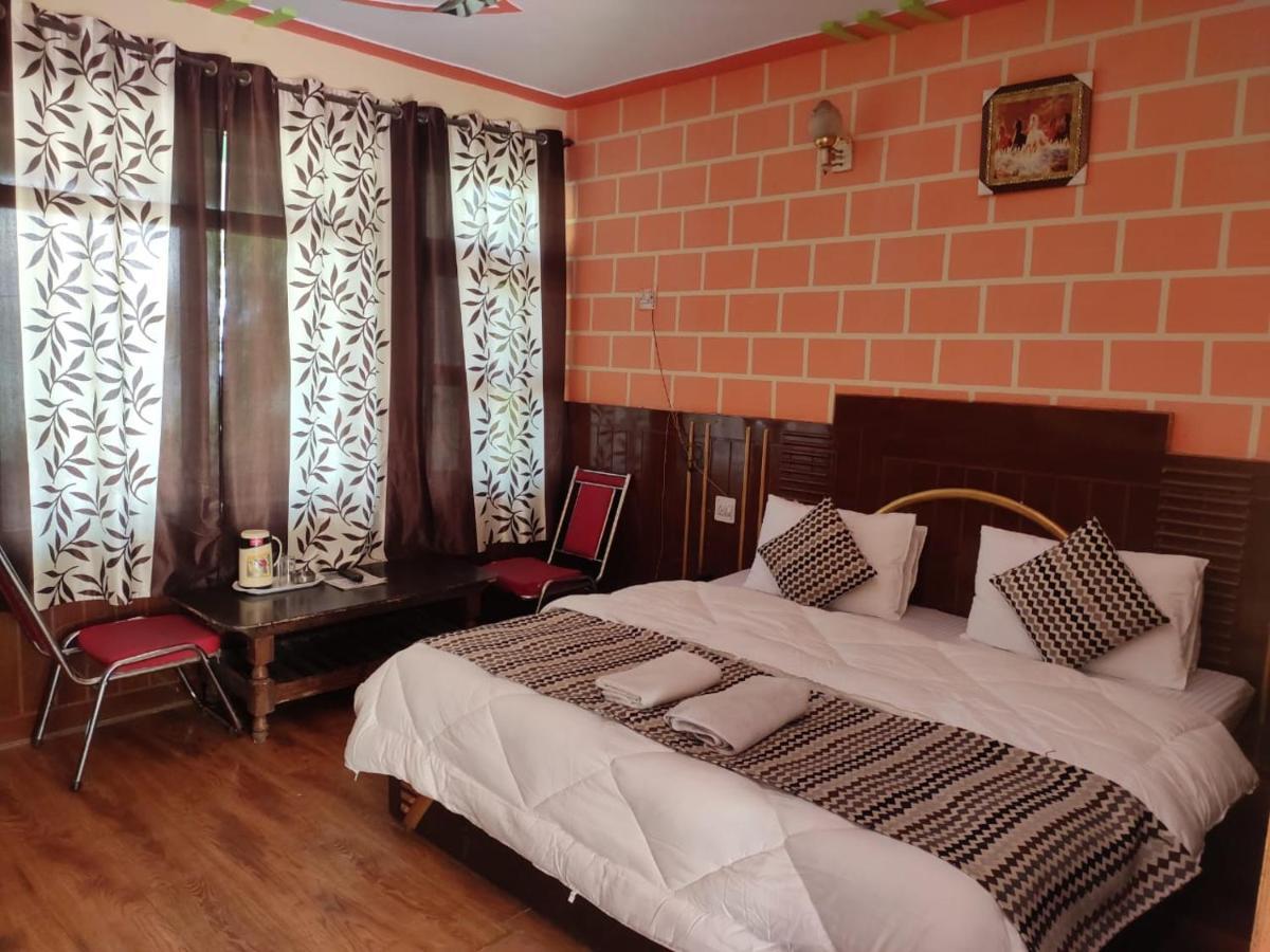 Hotel Deepraj, Kausani Exterior photo