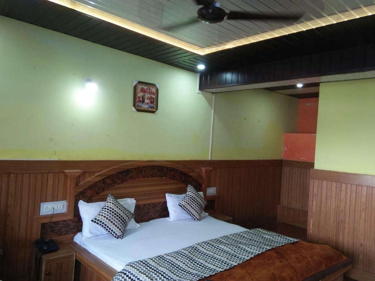 Hotel Deepraj, Kausani Exterior photo